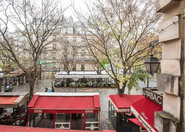 Charming Le Marais Retro